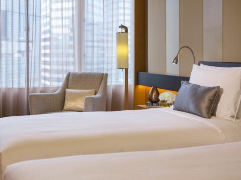 Renaissance Kowloon Hotel Гонконг Экстерьер фото