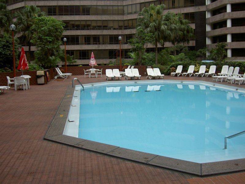 Renaissance Kowloon Hotel Гонконг Экстерьер фото
