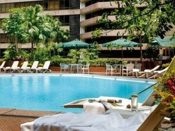 Renaissance Kowloon Hotel Гонконг Экстерьер фото